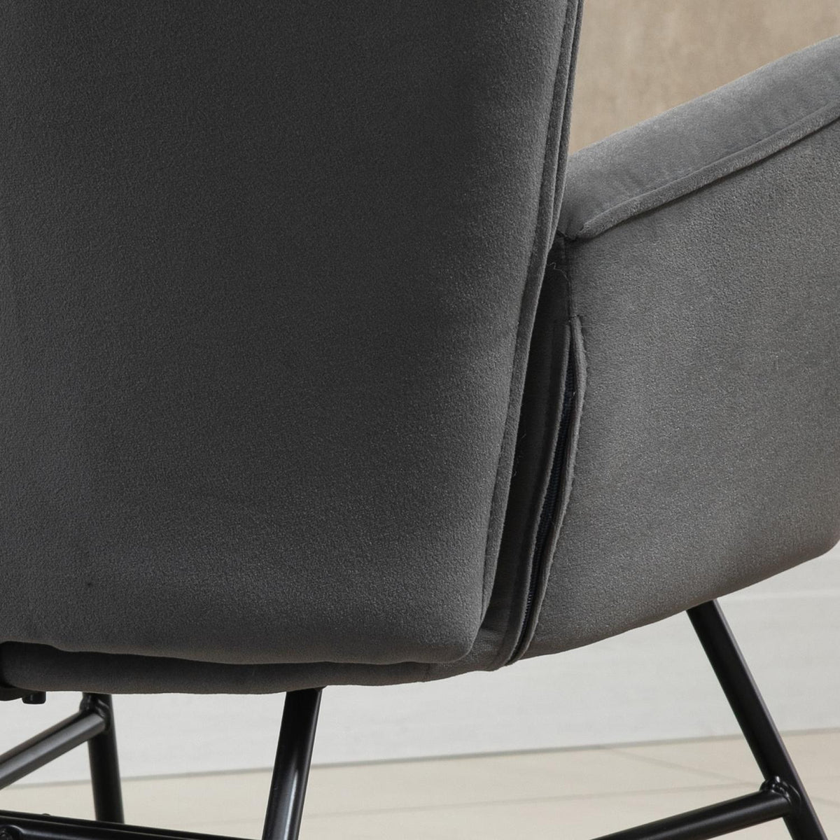 Rocking Chair With Steel Frame Upholstered Relaxation Chair Armchair Chair Living Room Chair Lounge With Padded Seat Velvet-Like Polyester