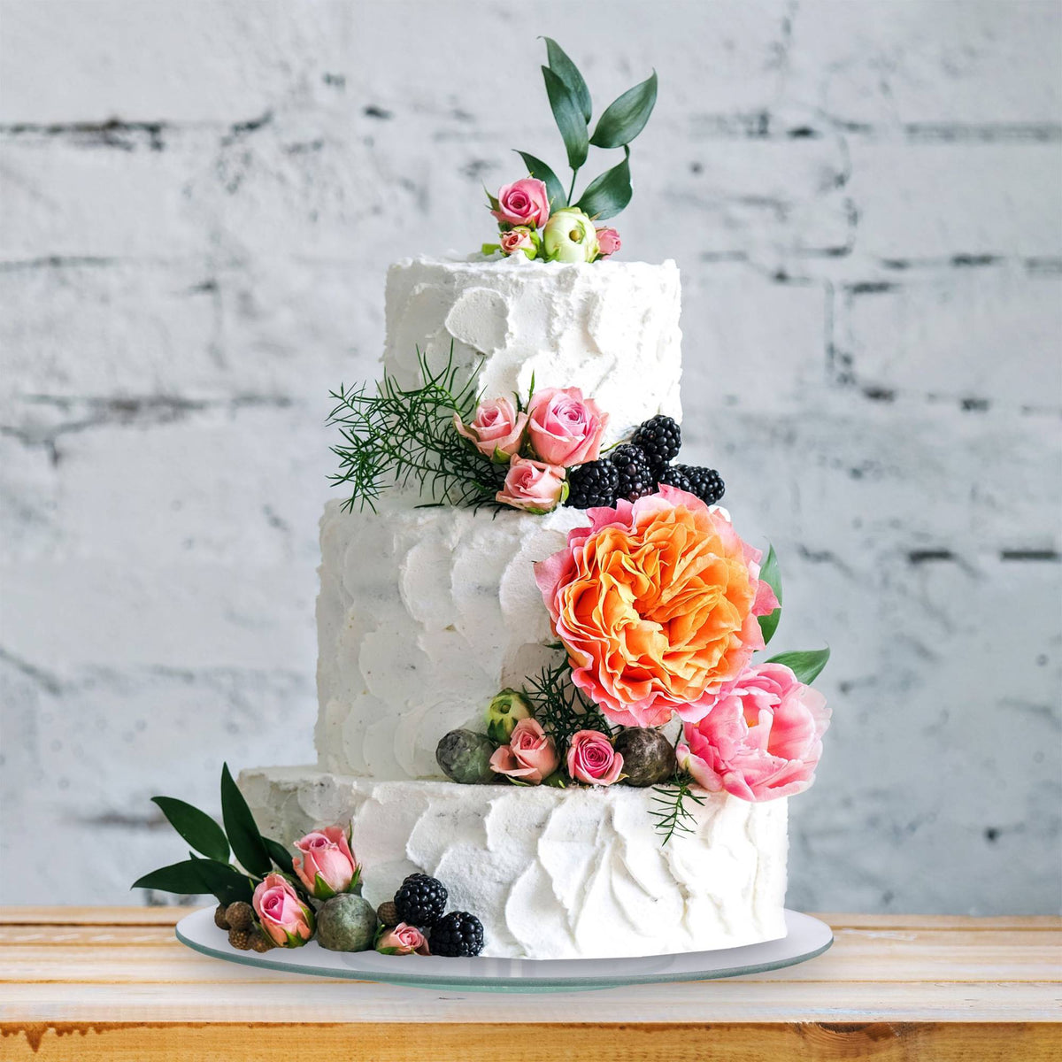 Rotating glass cake plate