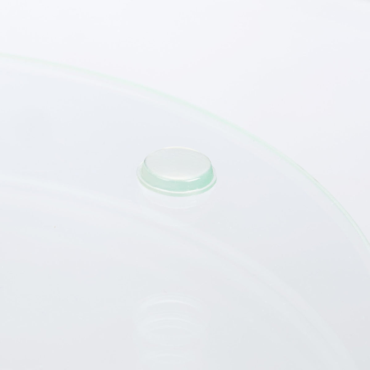 Rotating glass cake plate