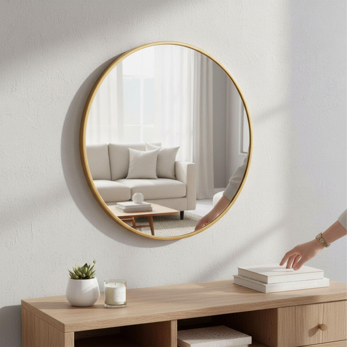 Round Wall Mirror with Metal Frame – Decorative & Functional