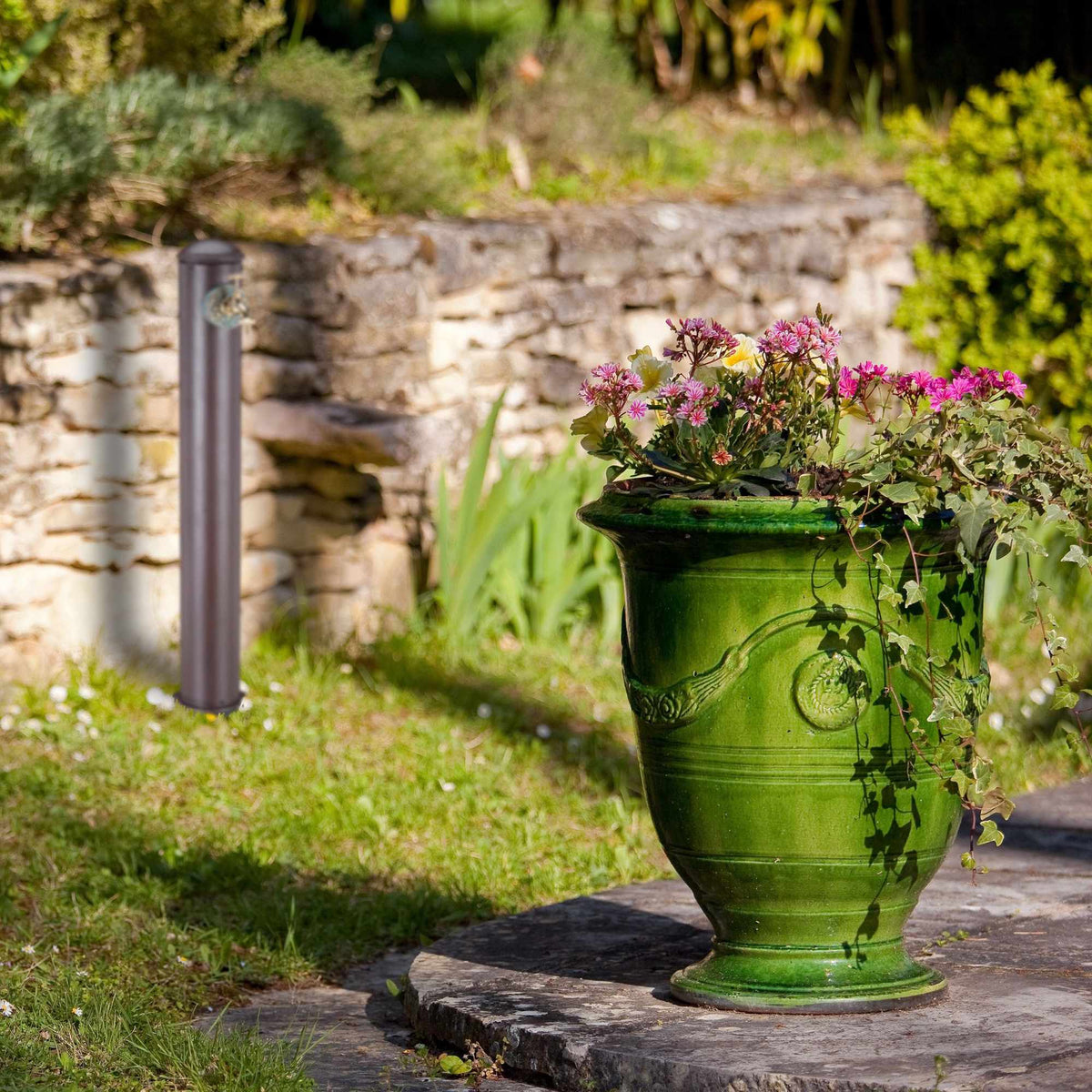 Round Water Fountain Column