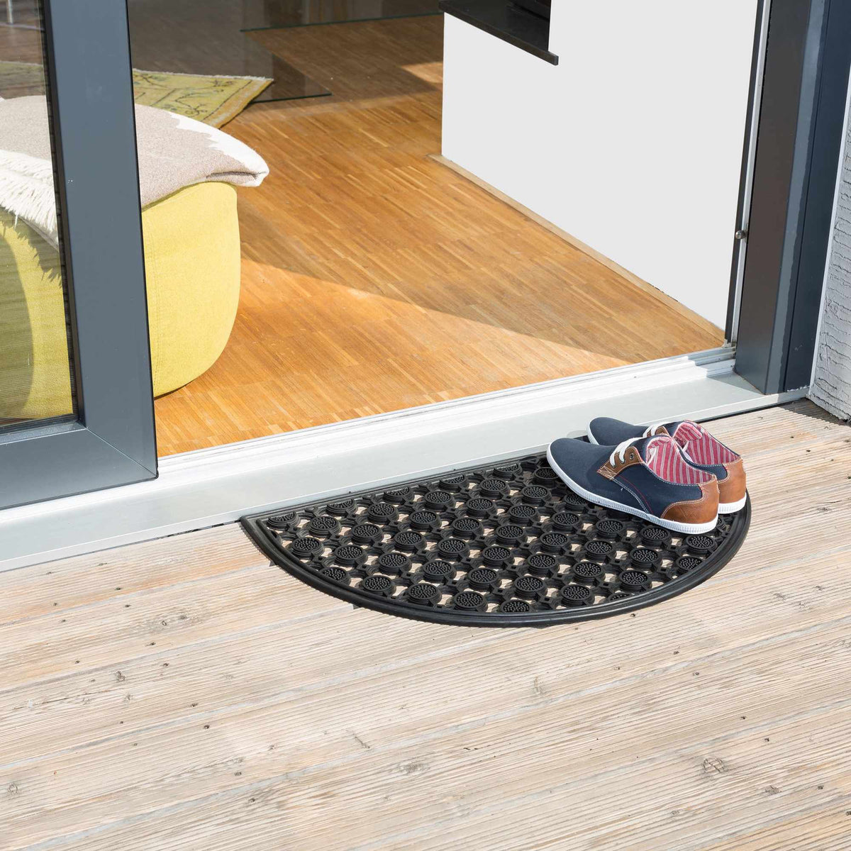 Rubber mat half moon