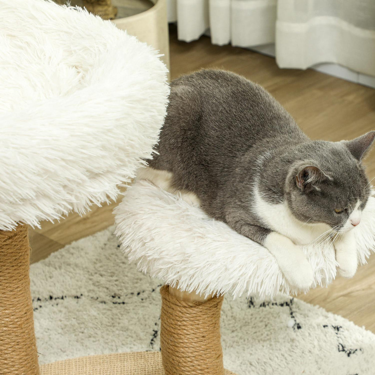 Scratching post 61.5 cm high cat scratching post with play ball, beds, cat tower with cat scratching board, for cats under 5 kg, pear wood, white