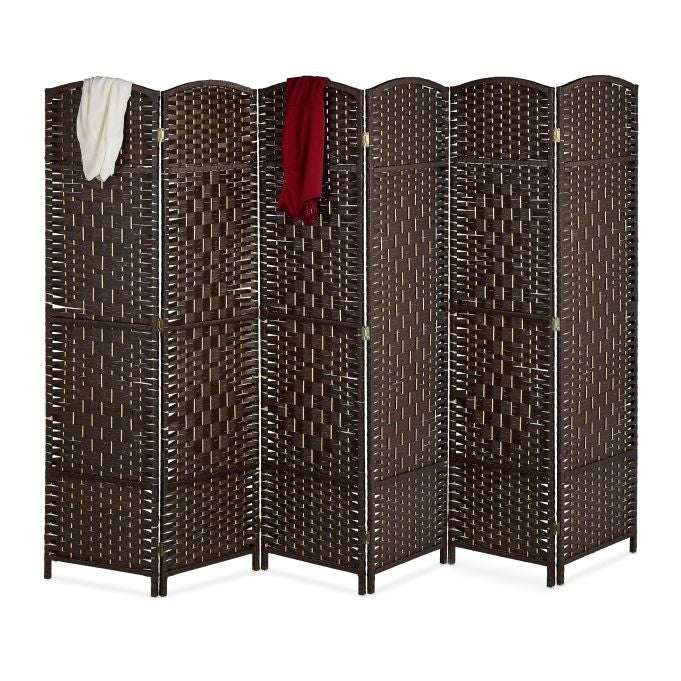 Screen wall with 6 panels