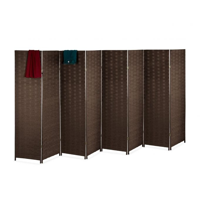 Screen wall with 8 panels