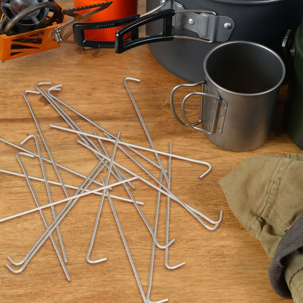Set of 25 tent pegs