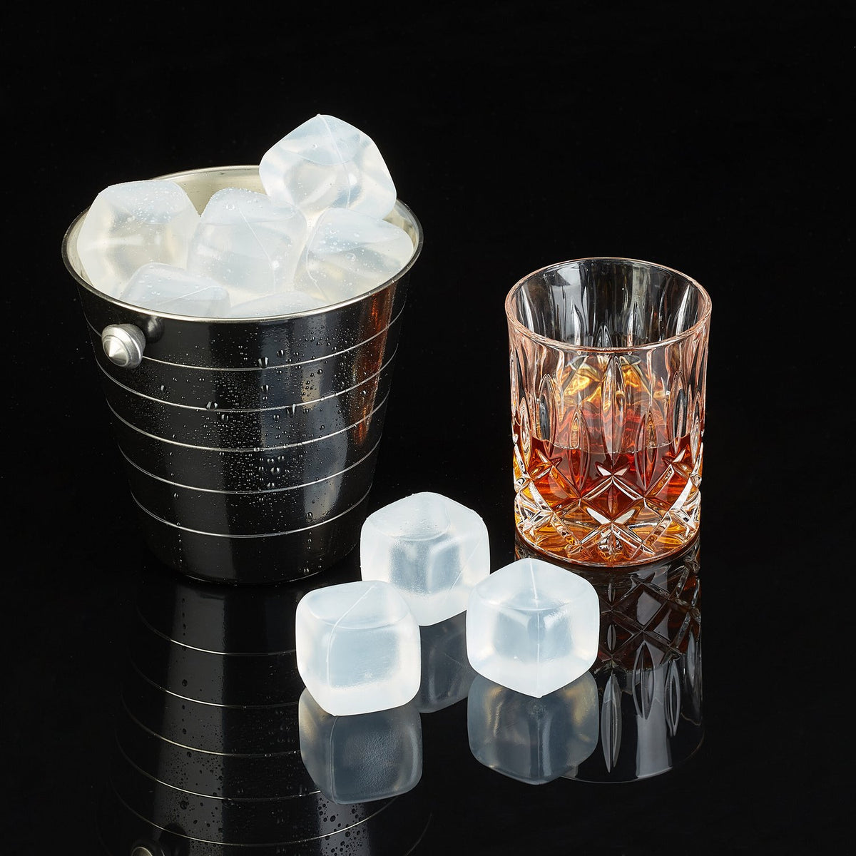Set of 50 reusable ice cubes