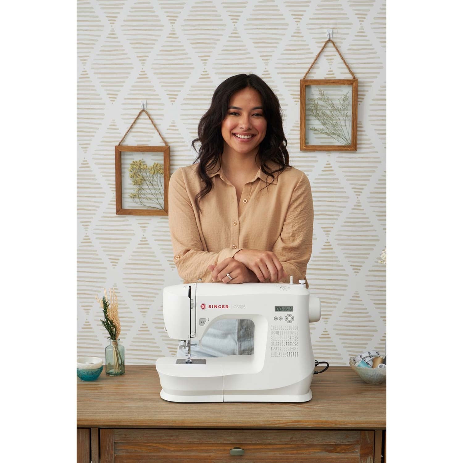 Sewing machine Electronic C5605 73 stitches