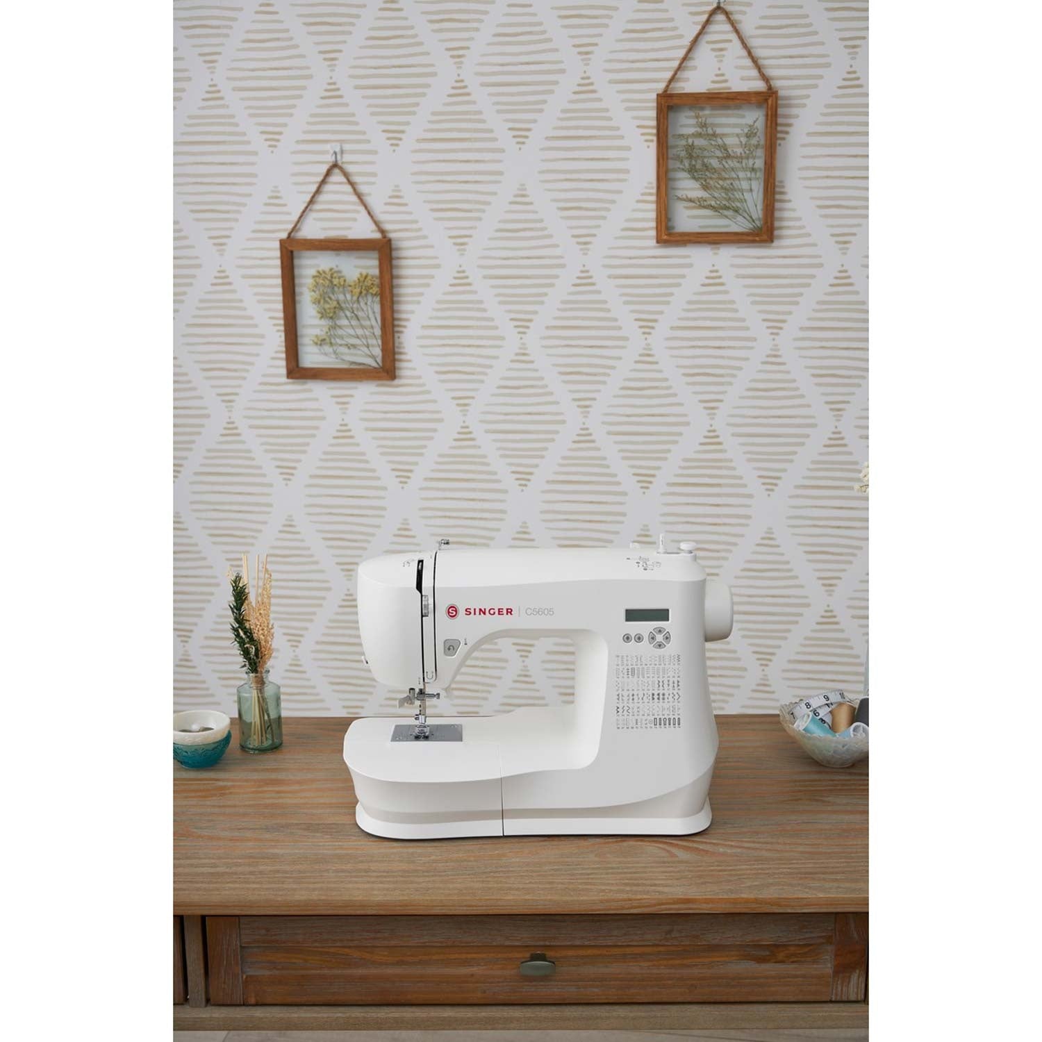 Sewing machine Electronic C5605 73 stitches