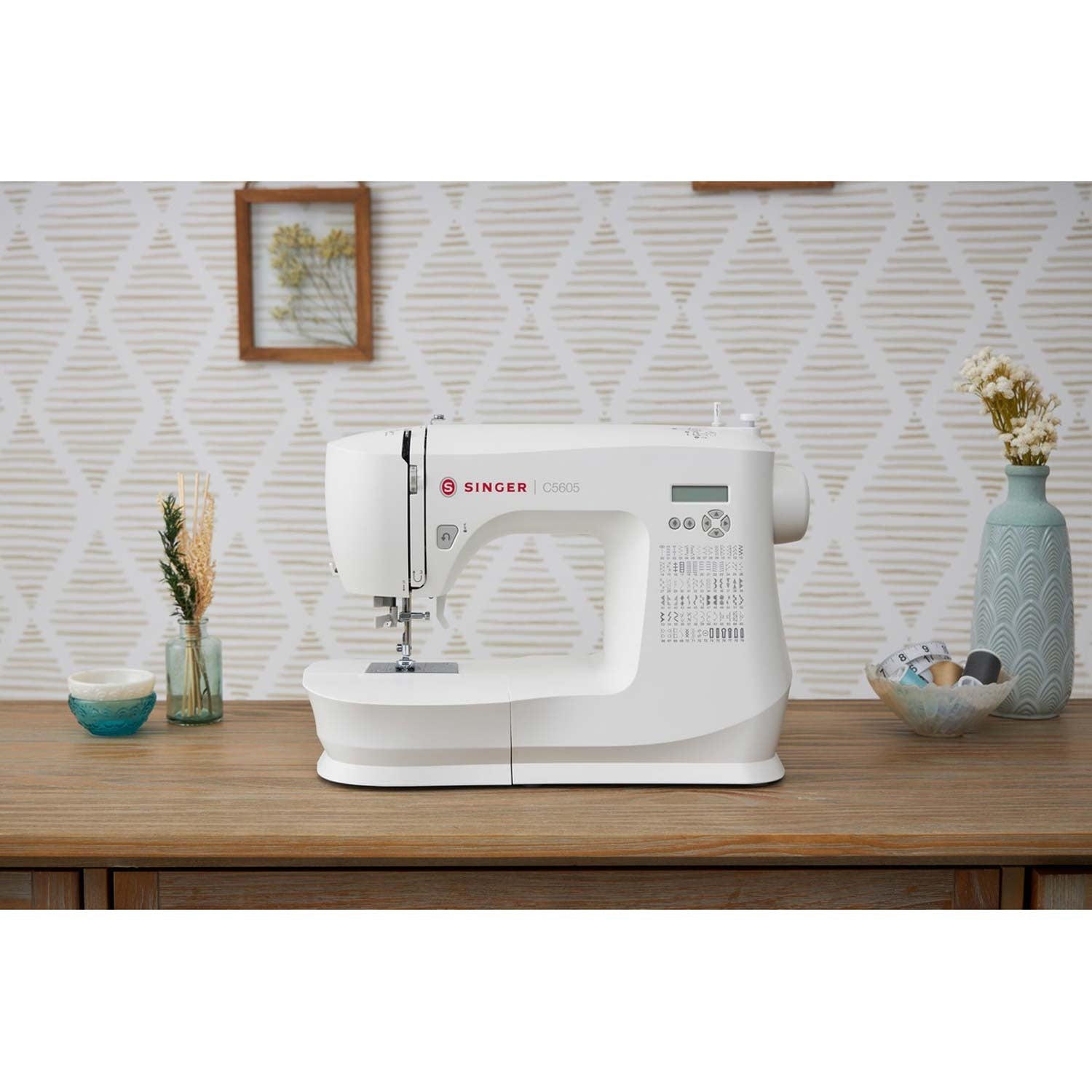 Sewing machine Electronic C5605 73 stitches