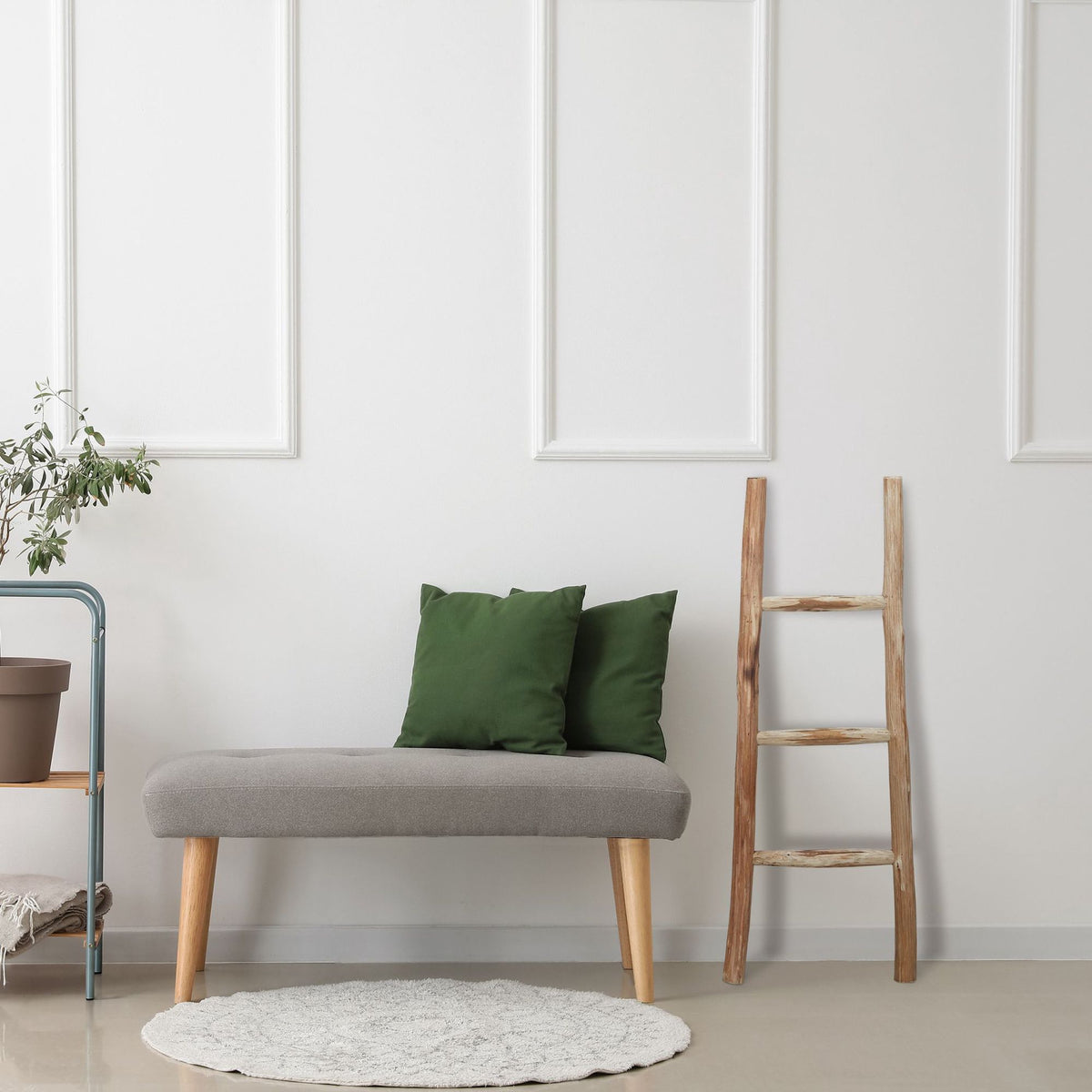 Small decorative ladder in chestnut wood