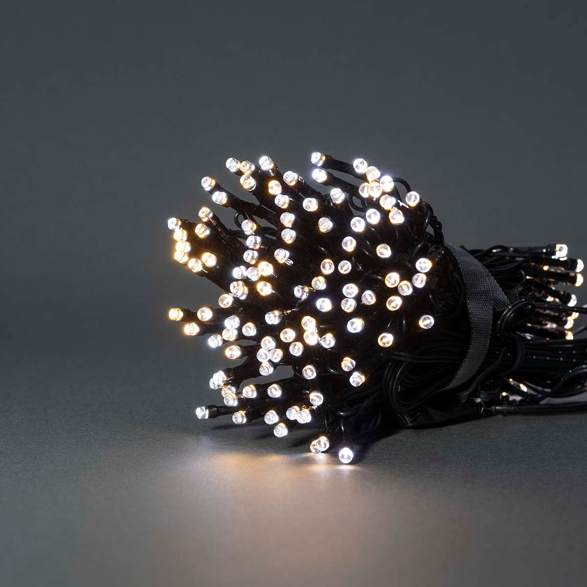 SmartLife Christmas Lighting | String | Wi-Fi | Warm to cool white | 100 LEDs | 10.0 m | Android™ / IOS