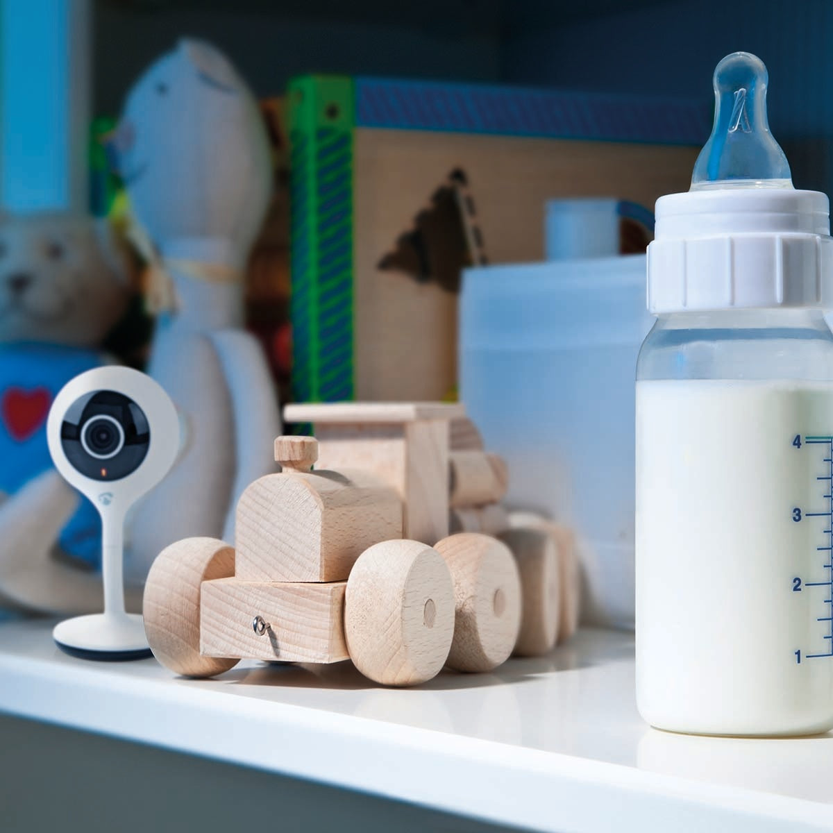 SmartLife Indoor Camera | Wi-Fi | HD 720p | Cloud Storage (optional) / microSD (not included) | With motion sensor | Night vision | White