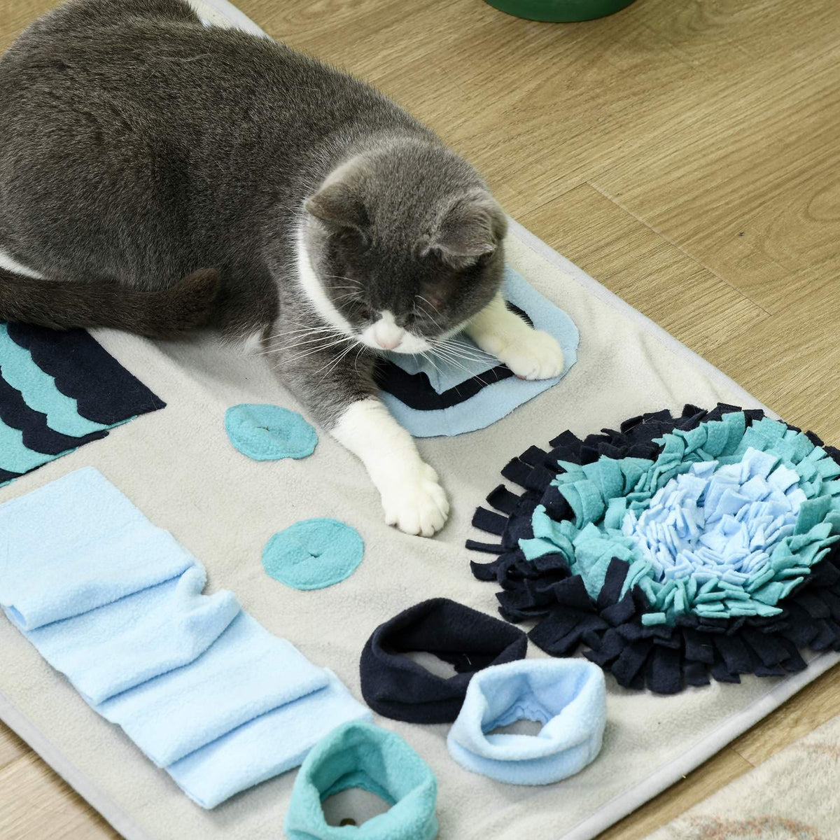 Sniffing Rug, Dog Sniffing Mat, Intelligence Toy, Slow Feeding Training Mat, Velvet, Colorful