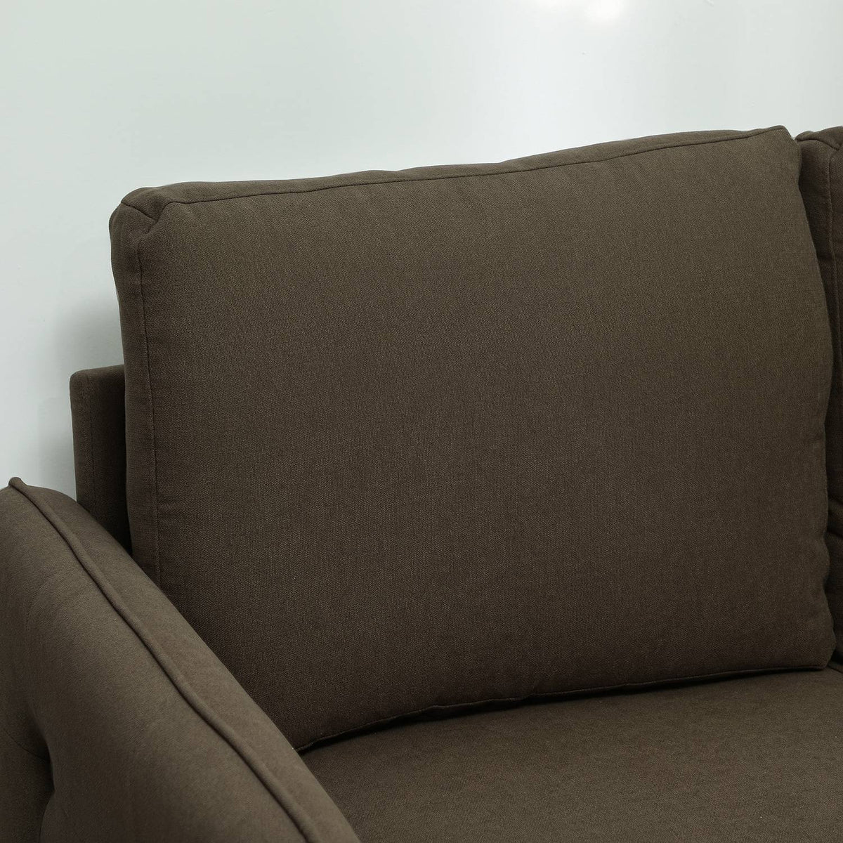Sofa 2 seater modern couch with armrests, 2 throw pillows, upholstered sofa with storage space, S springs and elastic bands, small lounge sofa with velvet look for living room, 136 x 75 x 84 cm, brown