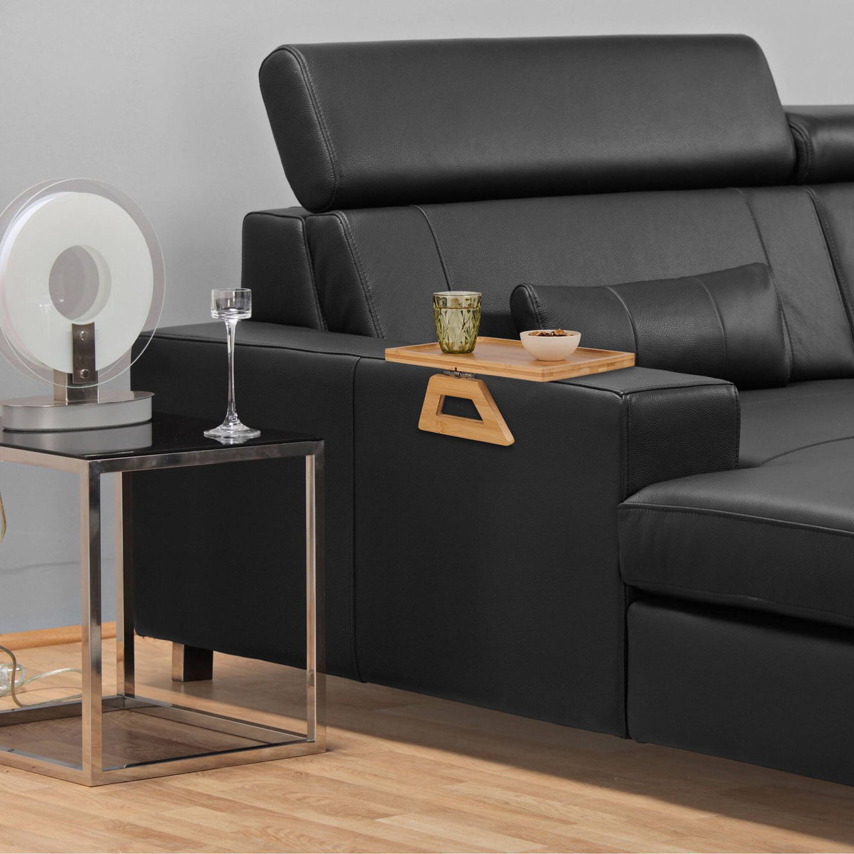 Sofa tray for armrests