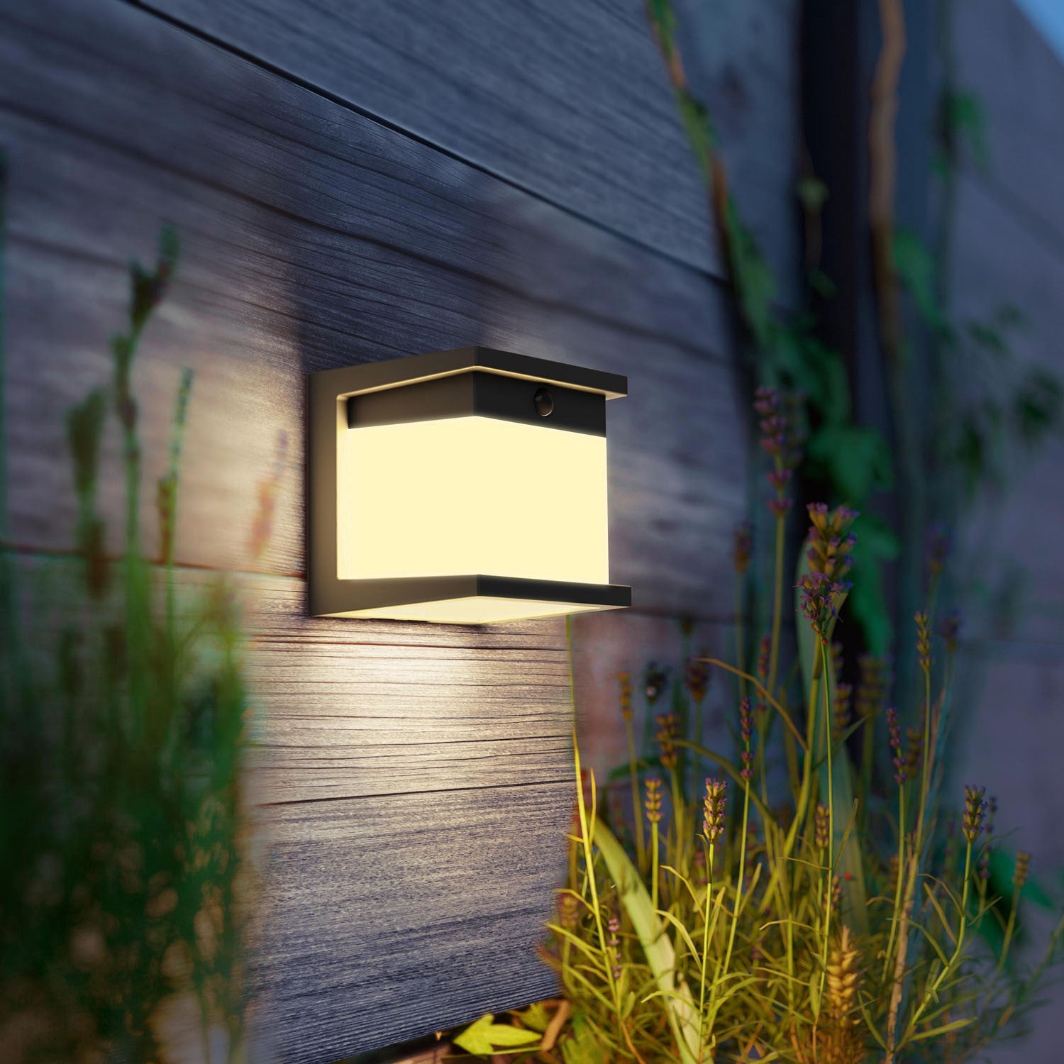Solar Wall Light with Motion Sensor – Black, LED, IP44
