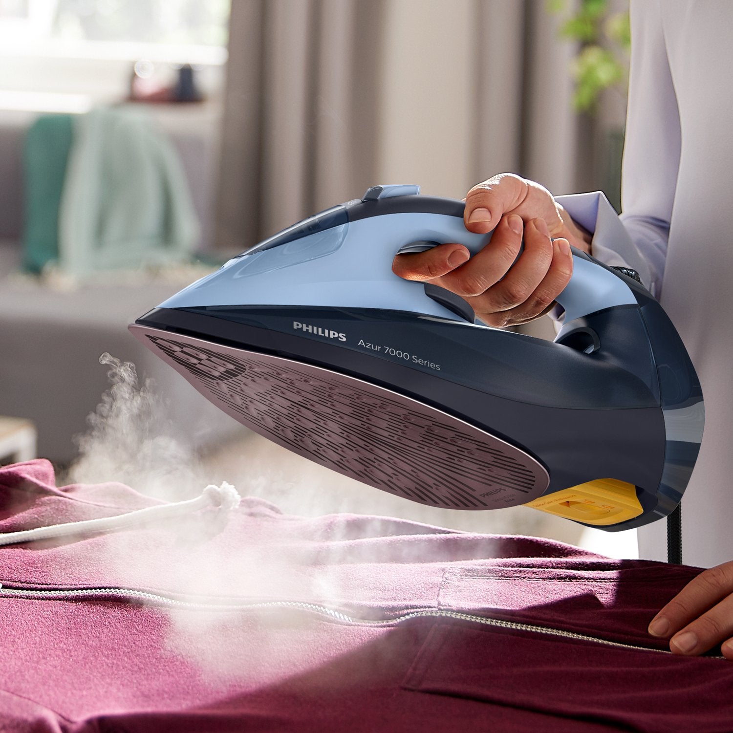 Steam iron DST7041/21 7000 Series Steamglide Elite soleplate