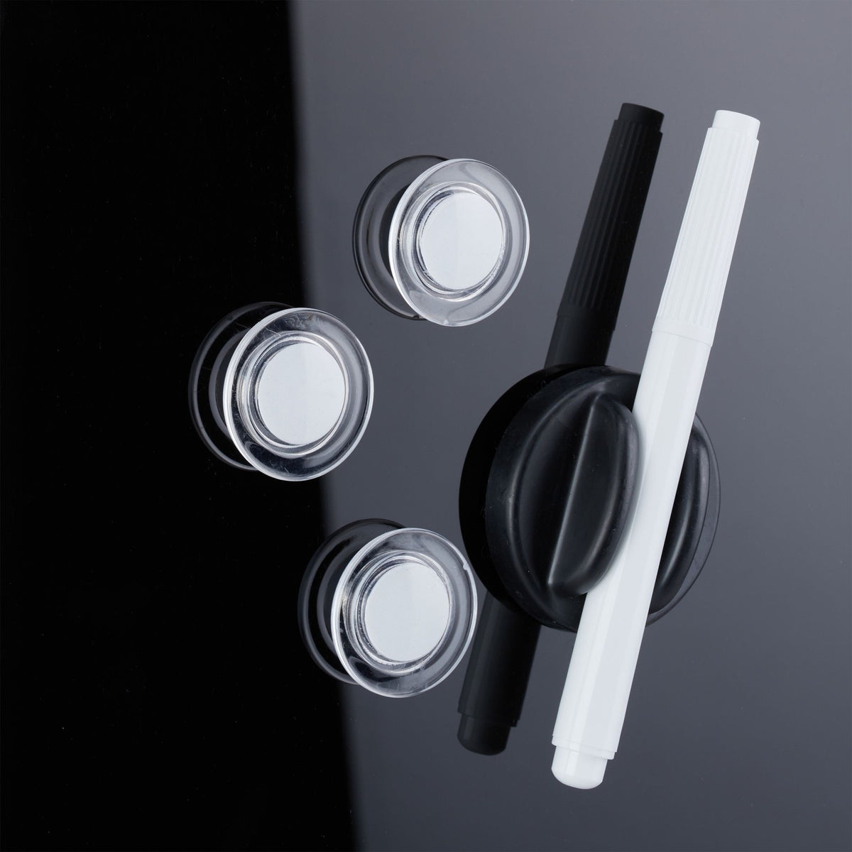 Stylish magnetic glass wall with accessories