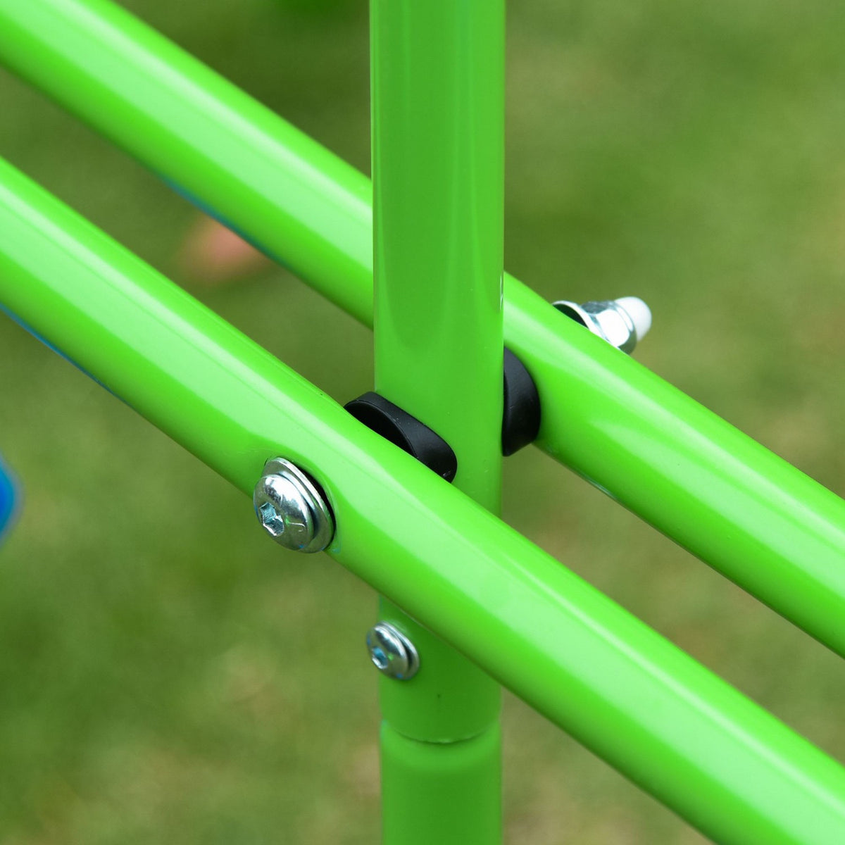 Swing 3 swing devices with 2 swings and face to face dim. 2.8L x 1.4W x 1.78H m Epoxy Metal Corrosion Protection PE Green Blue |