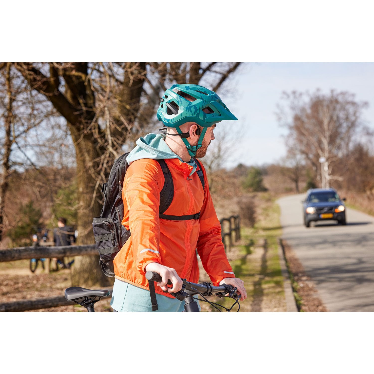 TAA5608BK Wireless open-ear sports headphones, bone conduction, IPX5 class. Black.