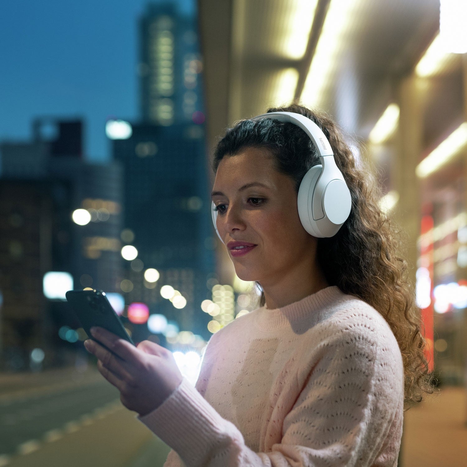 TAH8506WT Wireless Headphones, Noise Canceling Pro, Elegant Style. Up to 60 hours of playing time. White.