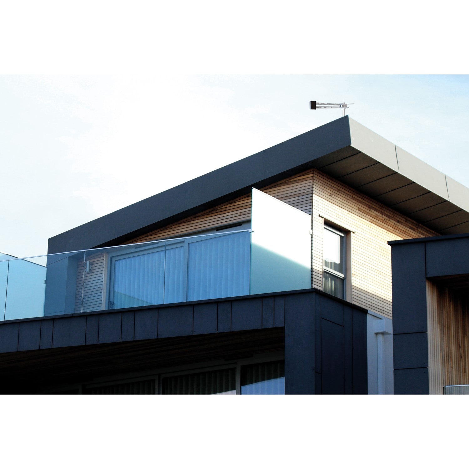 TV antenna for outdoor use - DVB-T2 LTE protection