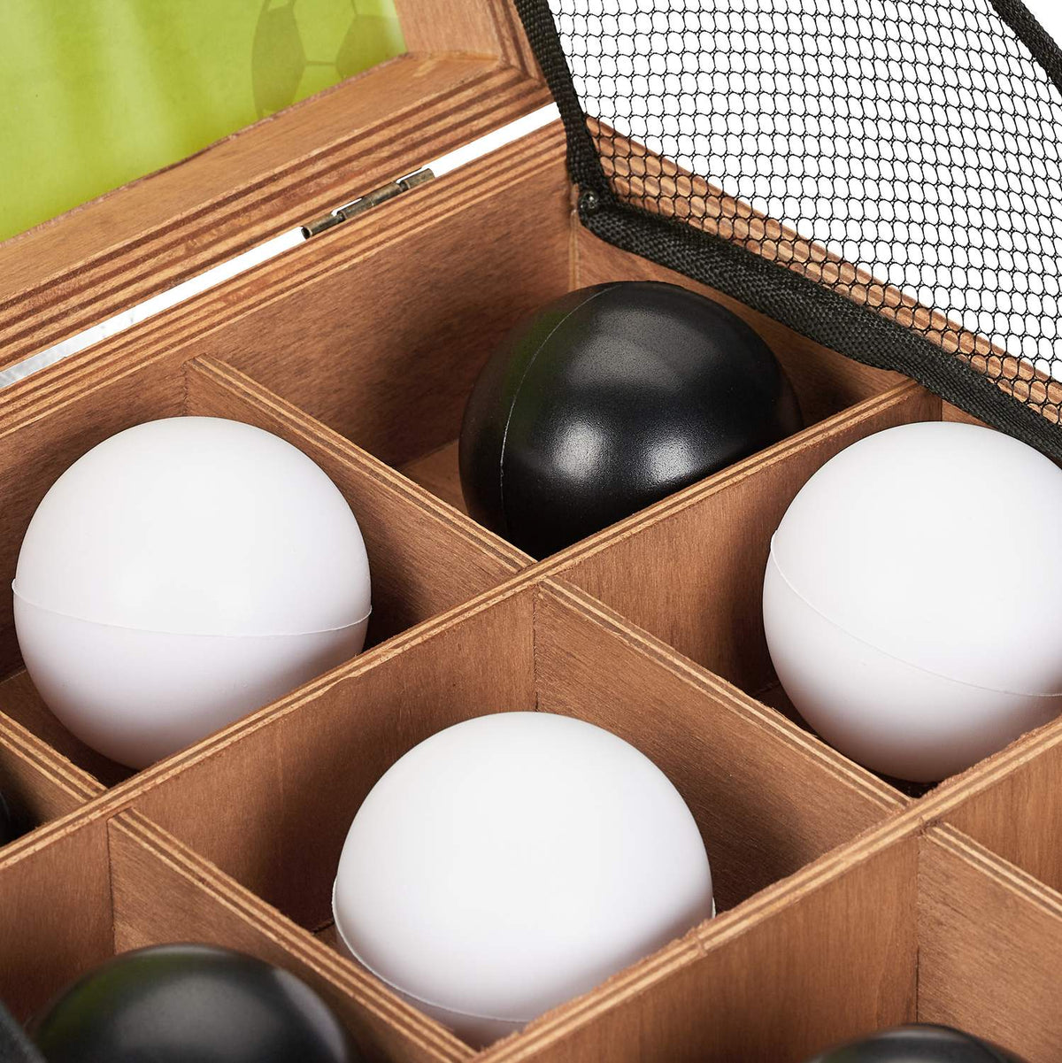 Tic Tac Toe throwing game