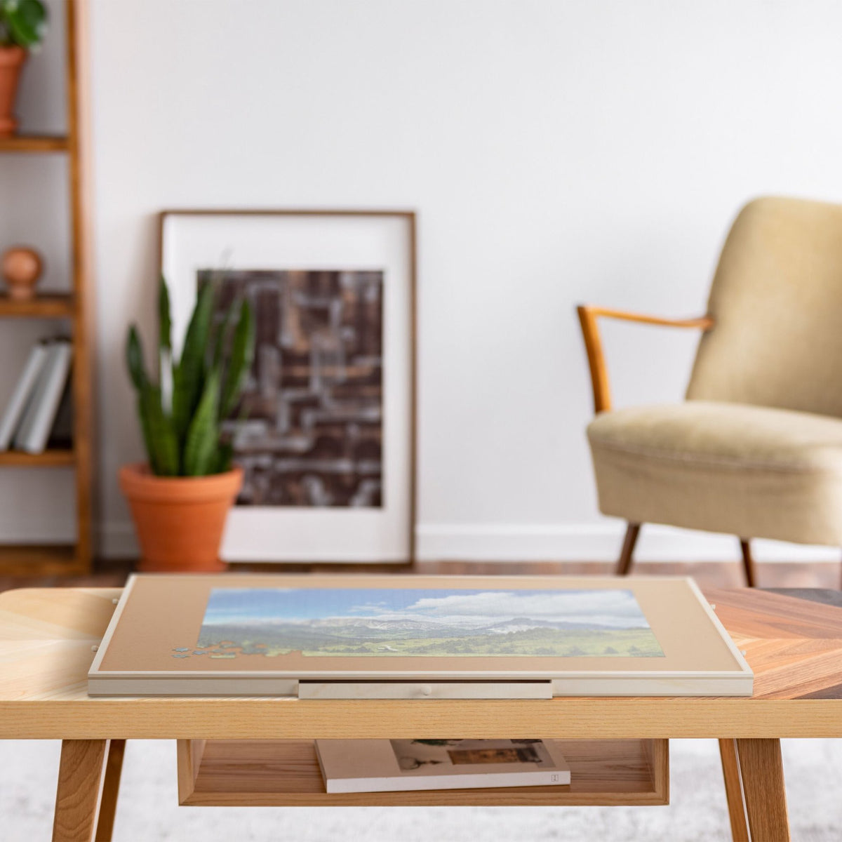 Tilting puzzle board with 4 compartments