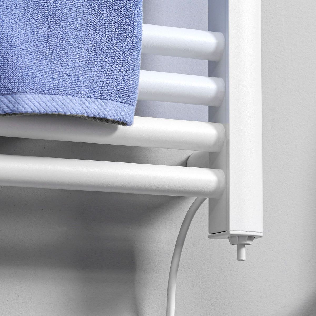 Towel radiator 540x960 mm bathroom radiator 16 heating elements with overheating protection wall mounting aluminum white for bathroom