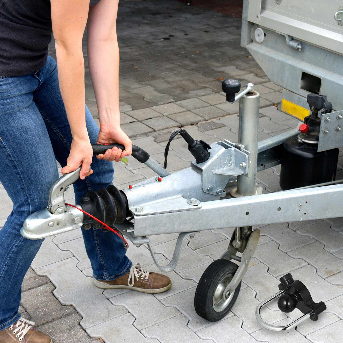 Trailer lock with 5 keys