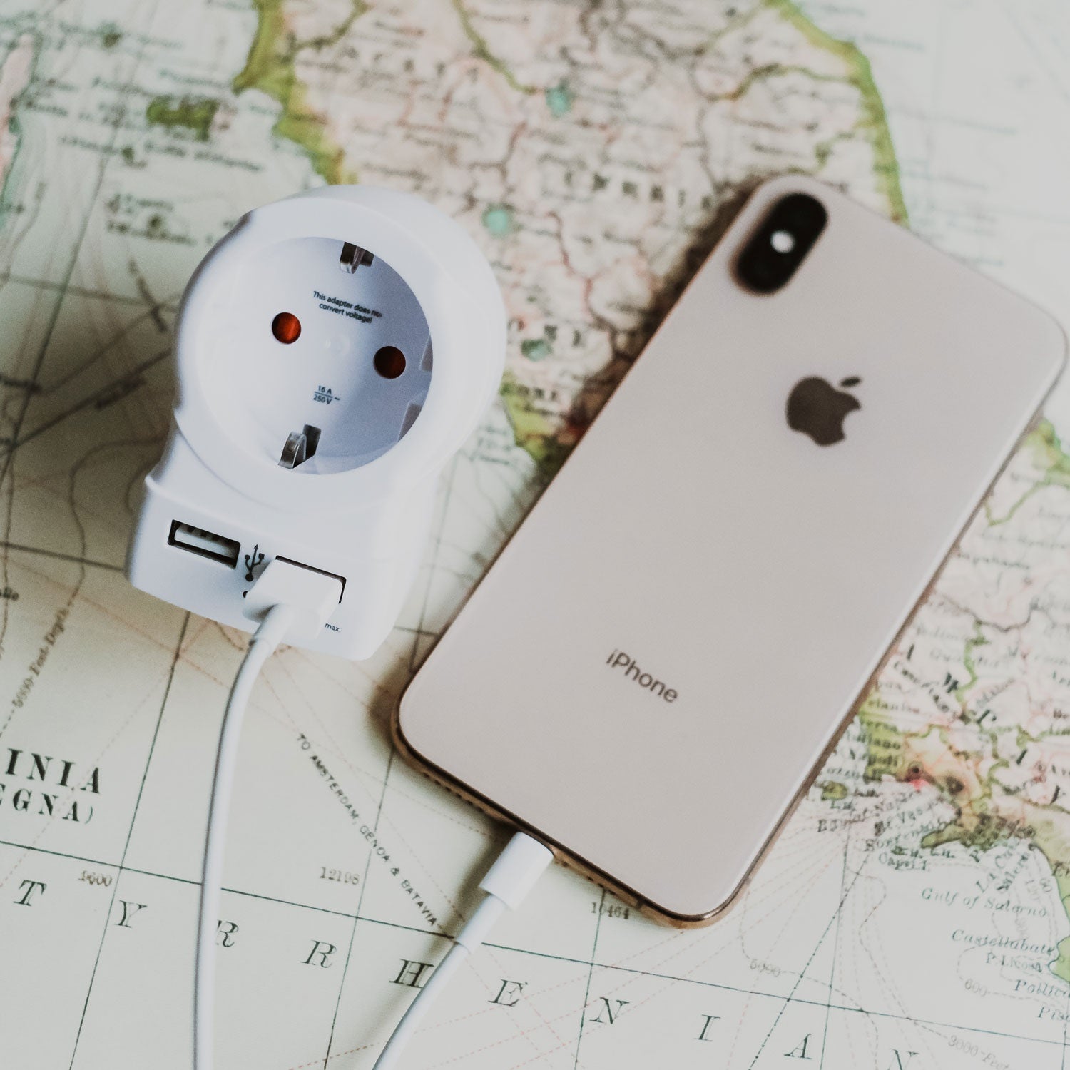 Travel adapter Europe to UK etc. 2xUSB-A 12W Grounded