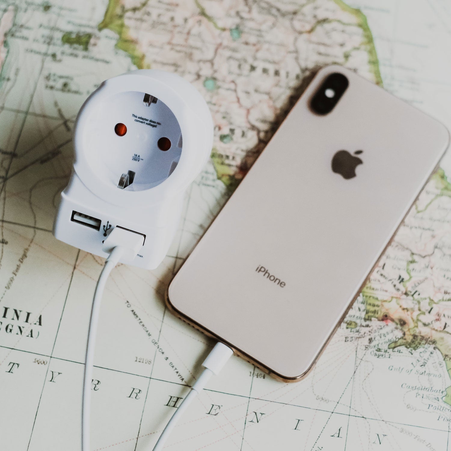 Travel adapter Europe to USA etc. 2xUSB-A 12W Grounded