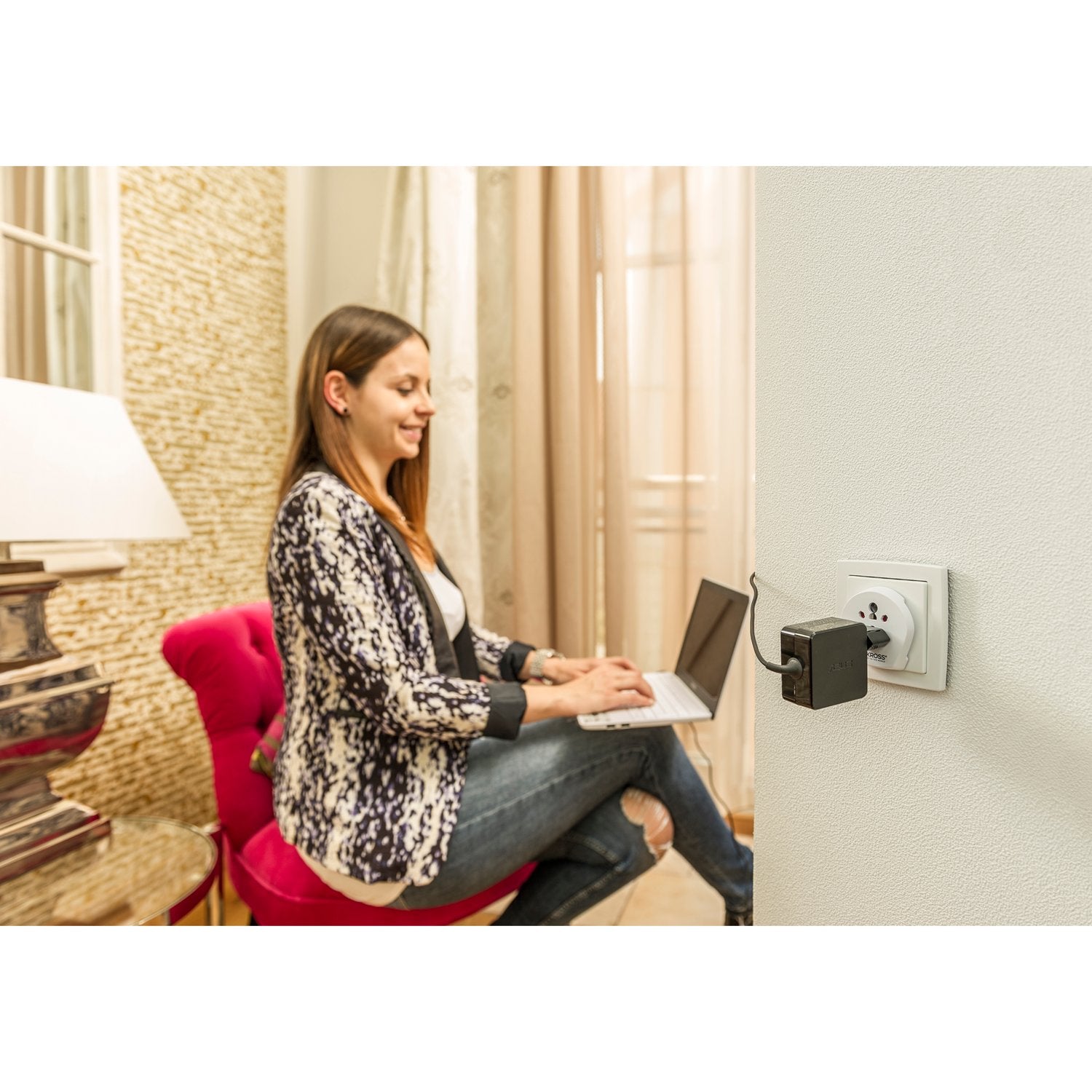 Travel adapter India/Israel/Denmark to Europe Grounded