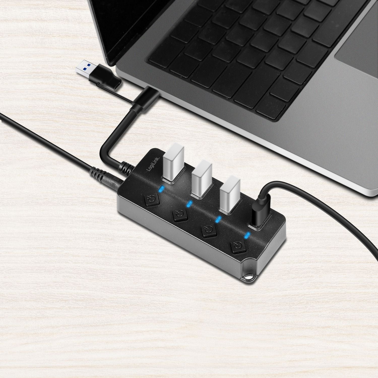 USB hub 4-port with separate On/Off buttons USB-C/USB-A in USB 3.2 Gen1
