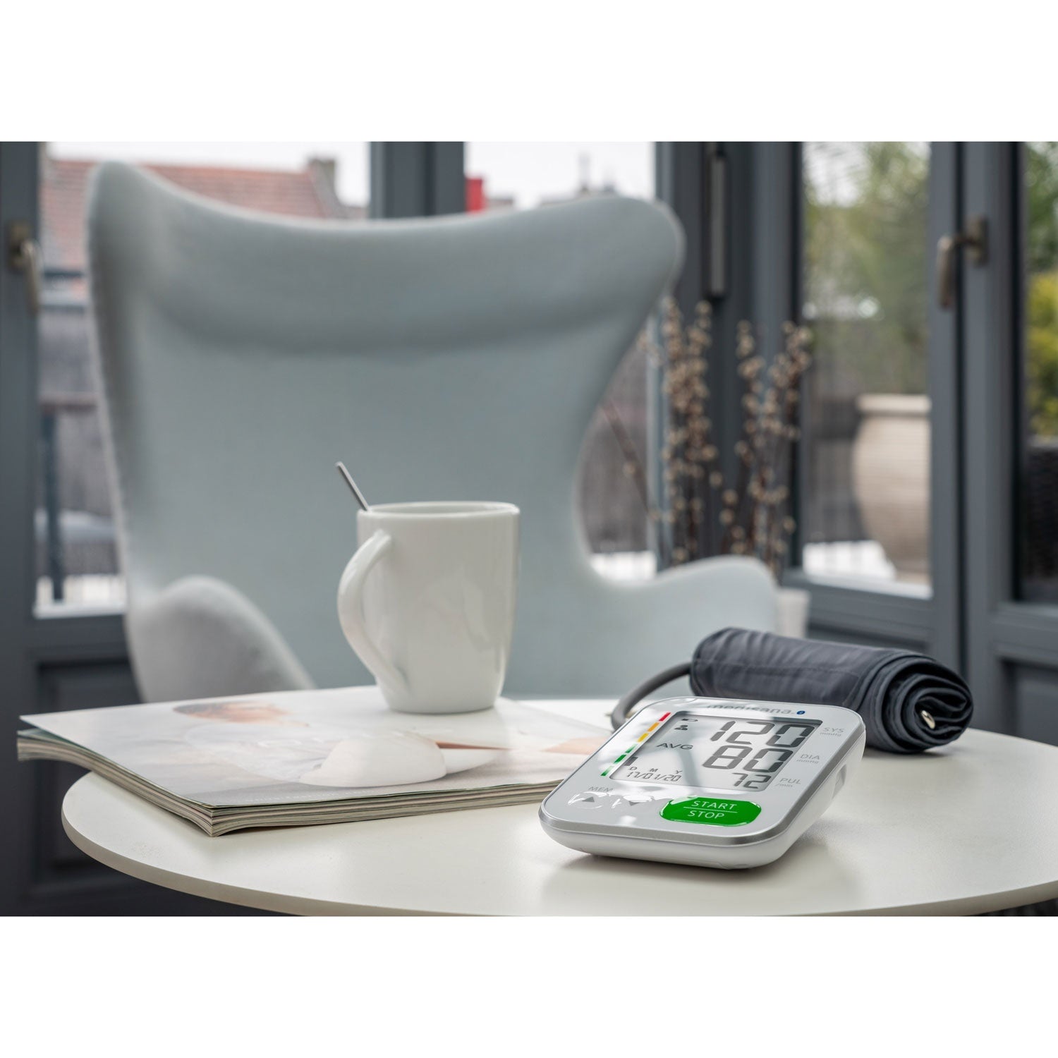 Upper arm blood pressure monitor Connect BU570