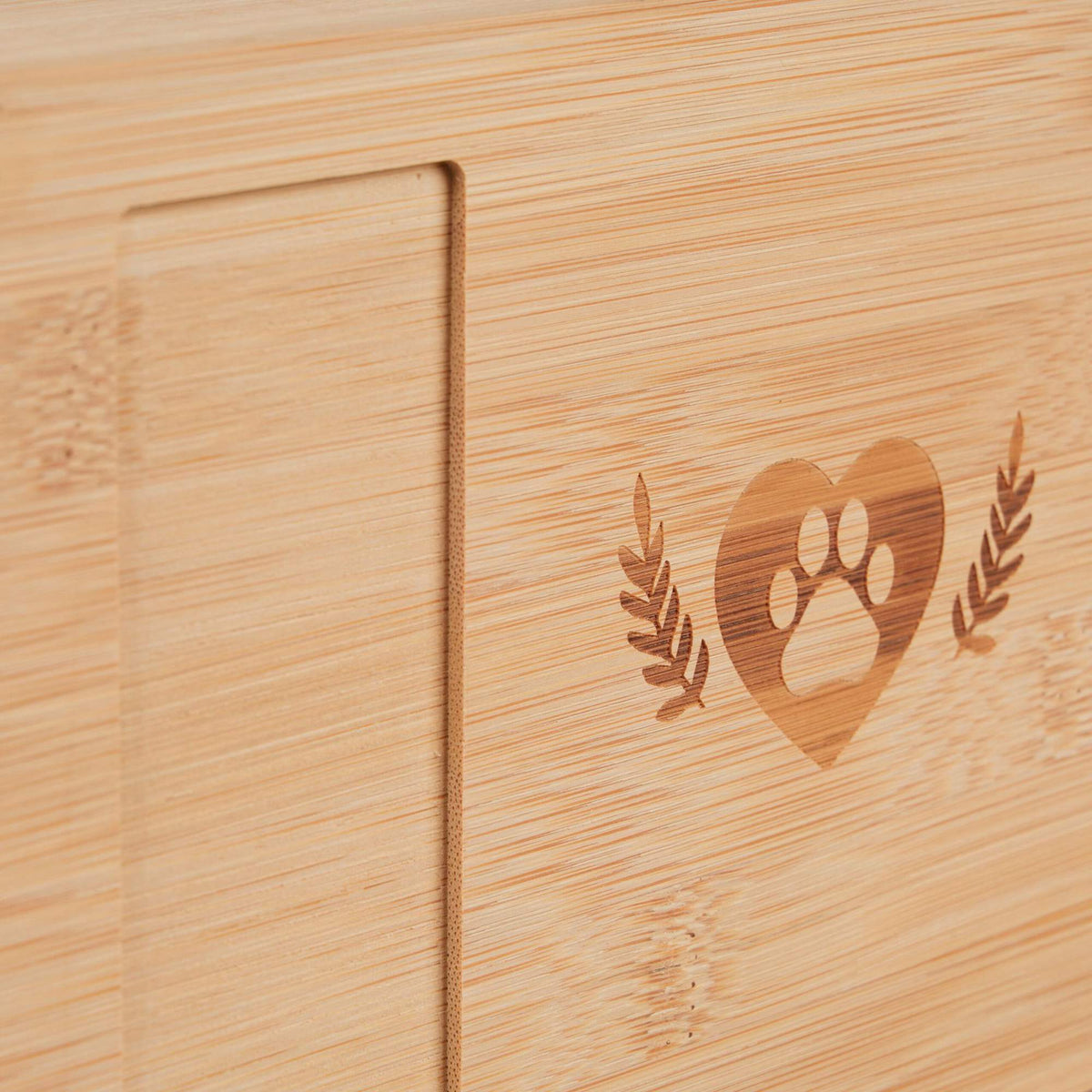 Urn in bamboo for pets