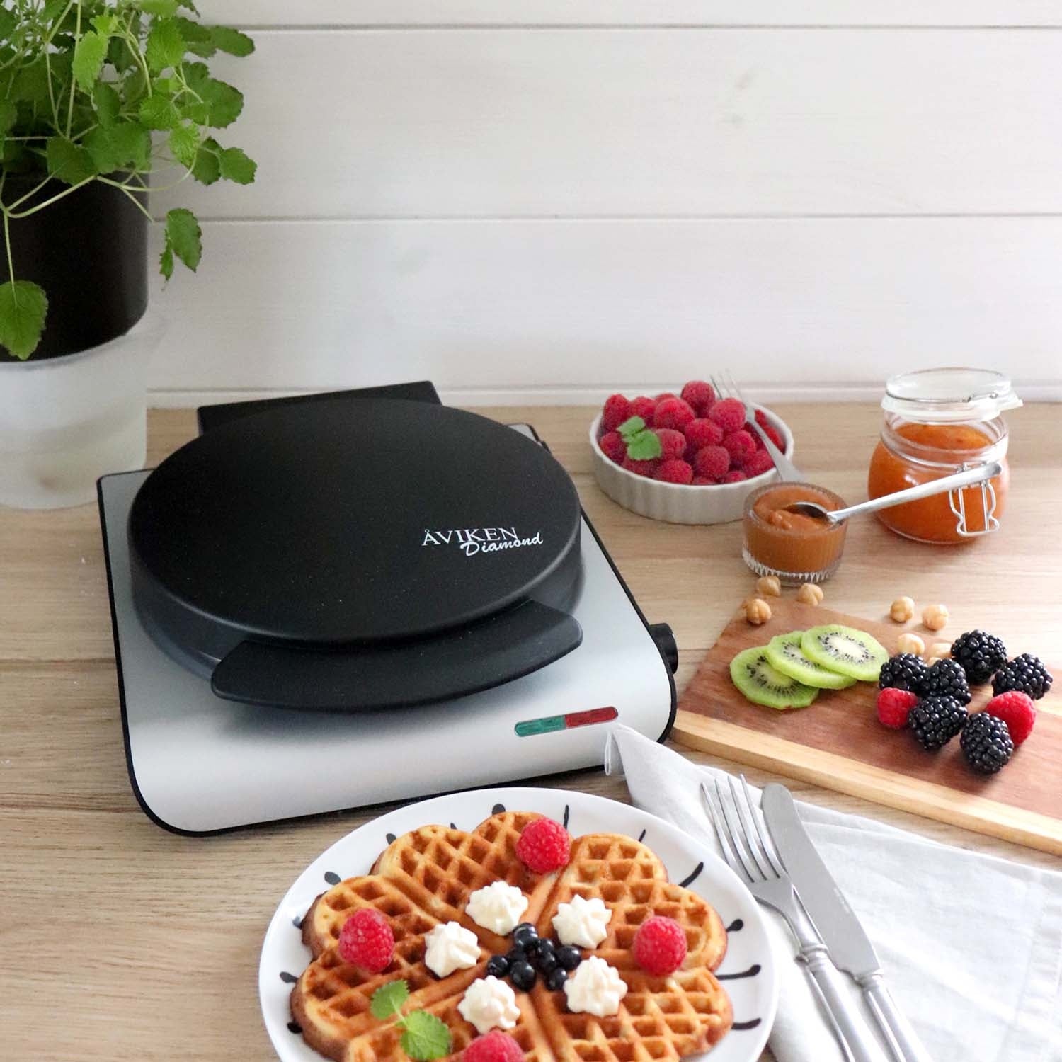 Waffle Maker, Ceramic Coating, Silver Finish