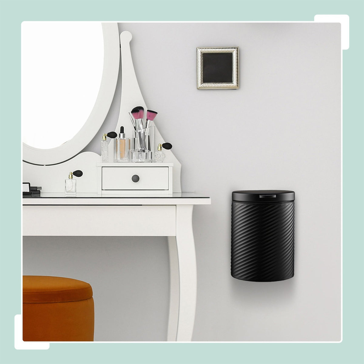 Wall-mounted cosmetics container 5 liters