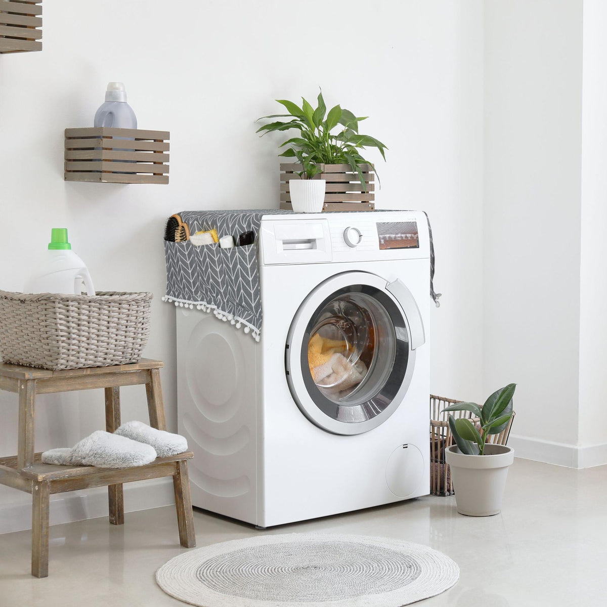 Washing machine pad with pockets