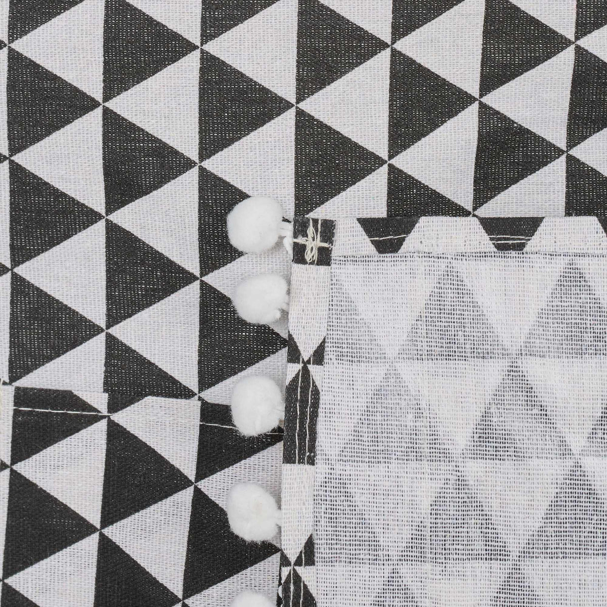 Washing machine pad with pockets