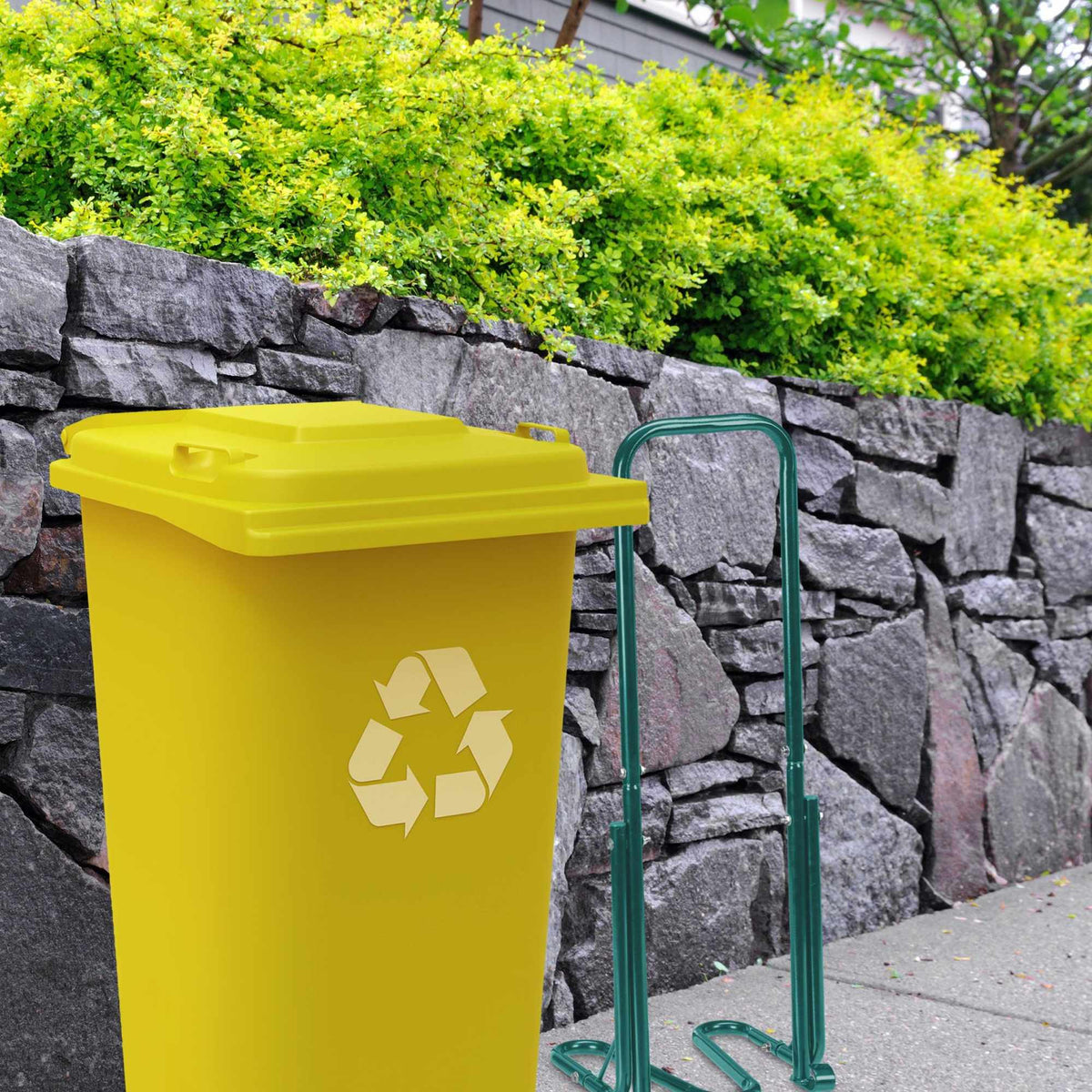 Waste compactor for the dustbin