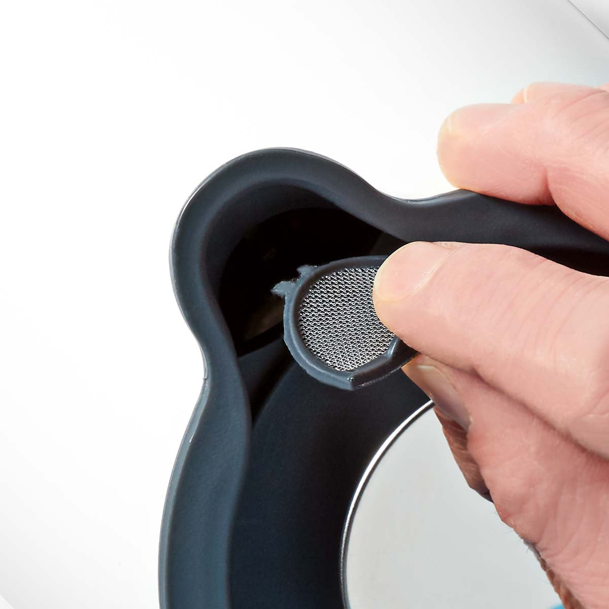 Water boiler | 1.7 l | Soft-Touch | White | Rotatable 360 degrees | Concealed heating element | Strix® Control | Boil-dry function