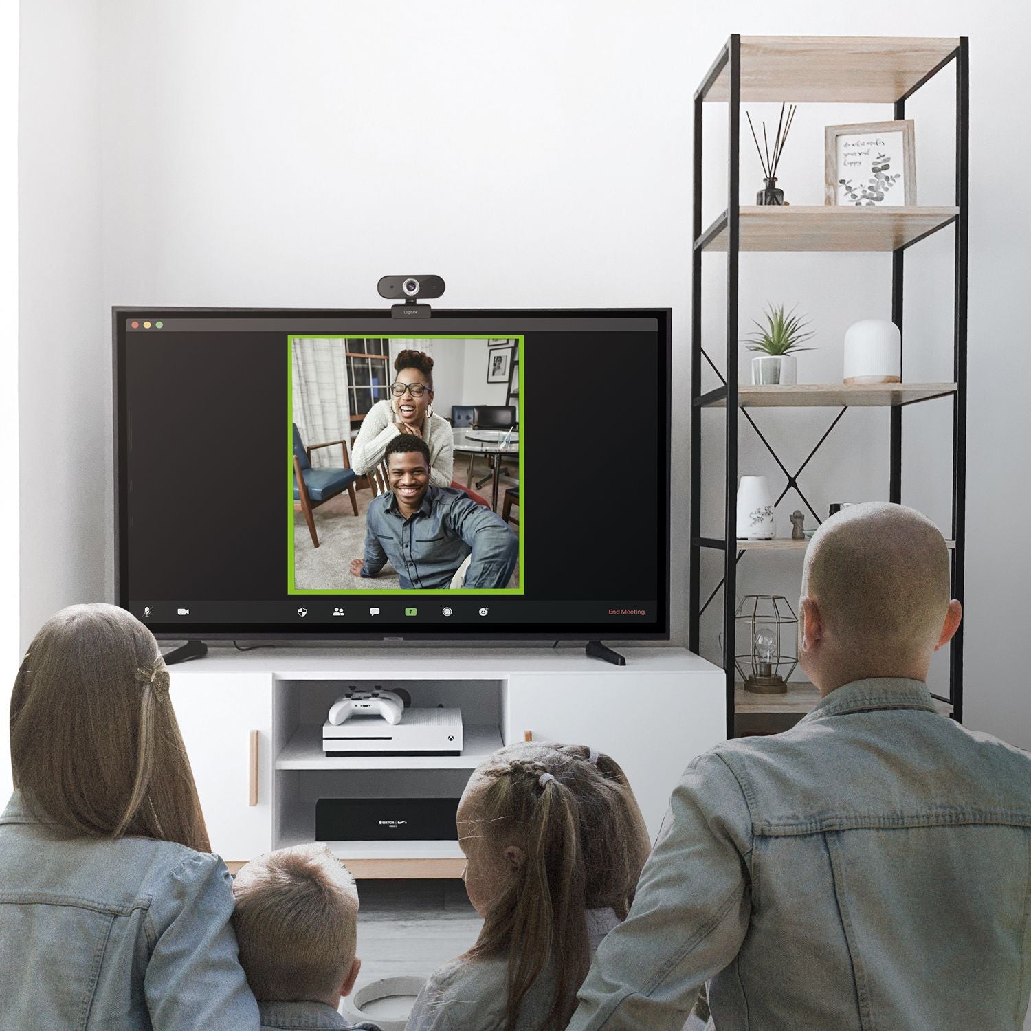 Webcam HD 1080p with built-in microphone