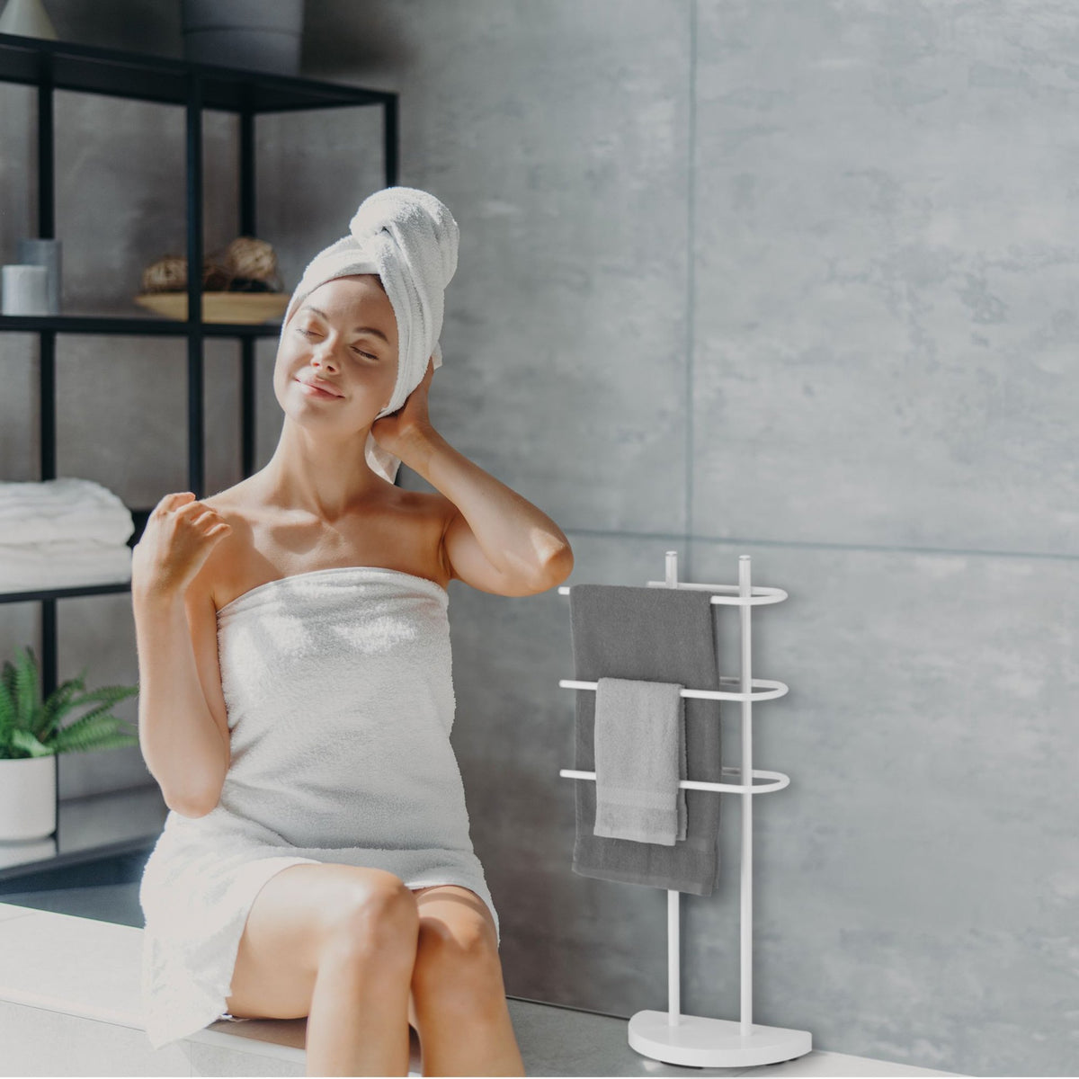 White towel rail with 3 rails