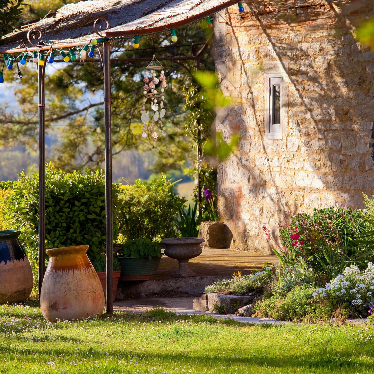 Wind chime shells in 2 sizes