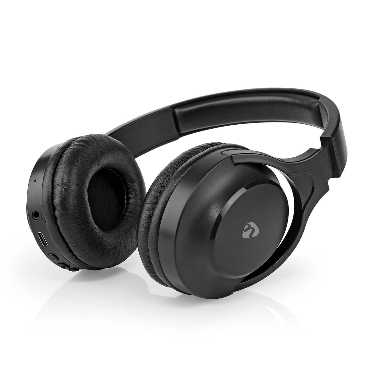 Wireless Over-Ear Headphones | Maximum battery life: 20 hours | Built-in microphone | Press Control | Support for voice control | Volume Control | Travel bag included