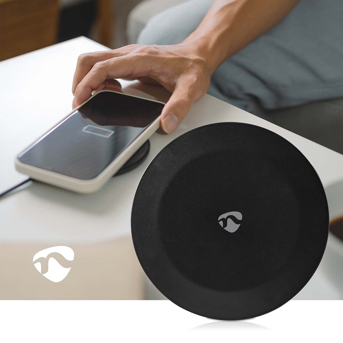 Wireless charging | 5 / 7.5 / 10 / 15 W | 2 A| The LED indicator is used | Cable included | USB Type-A | 1.00 m