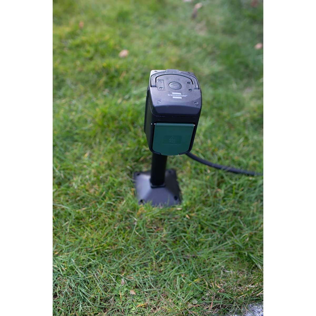 brennenstuhl®Connect WIFI smart outdoor socket 2-way / smart outdoor socket IP44 with ground spike and mounting plate