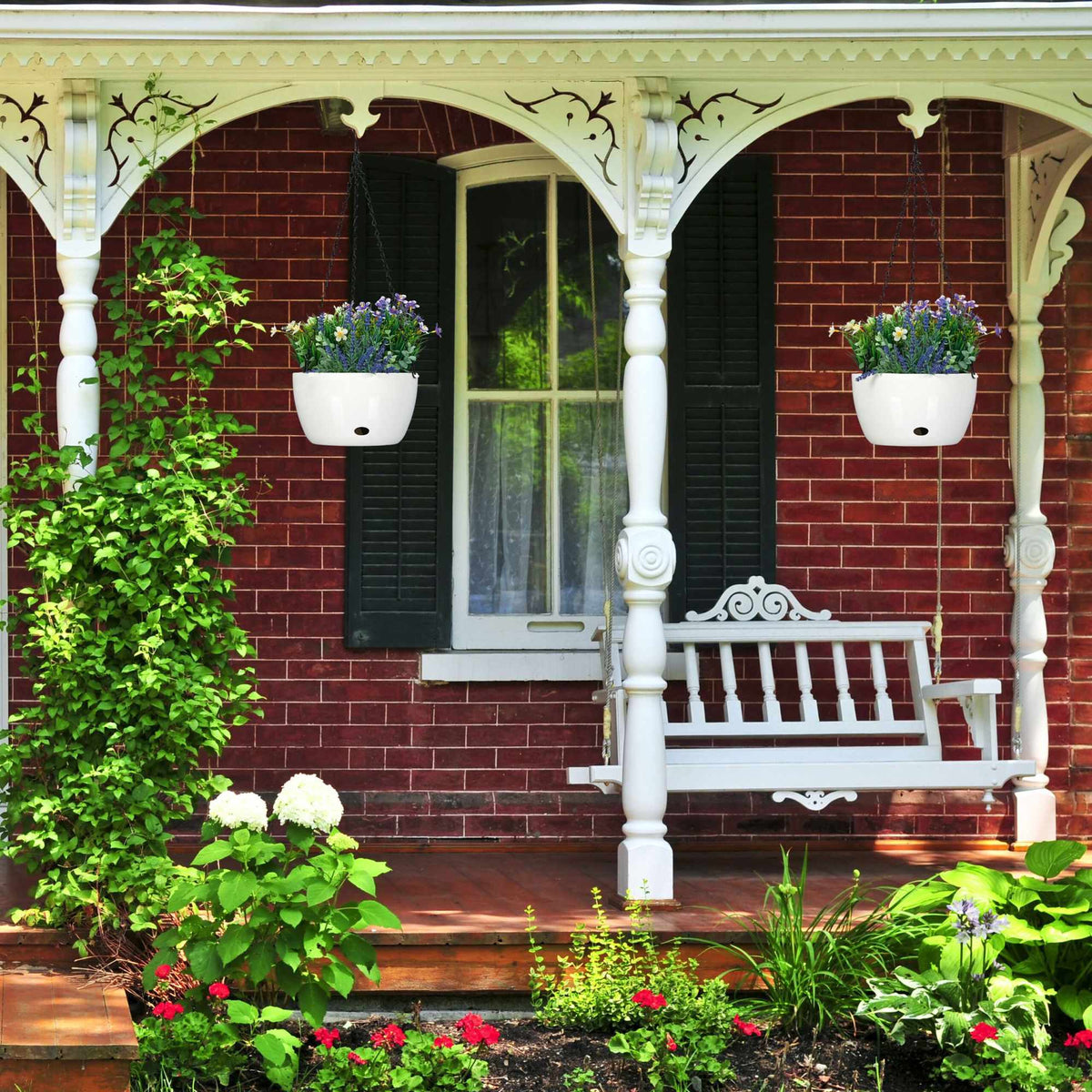2 hanging baskets with water containers - L